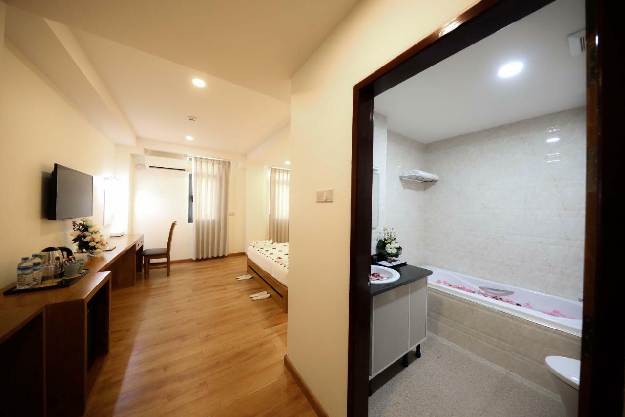 Inya View Hotel Yangon Esterno foto